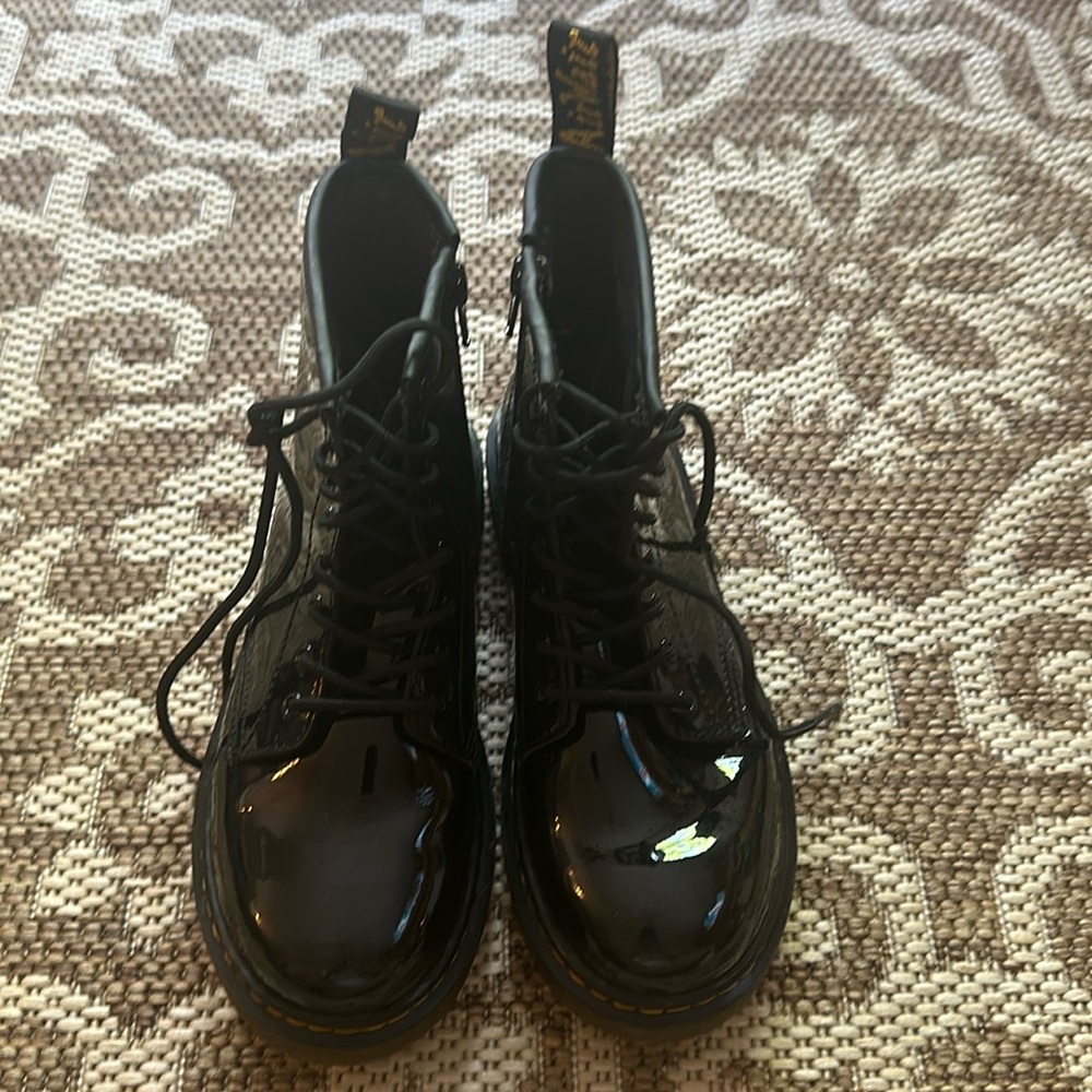 EUC Like new AirWair Black Patent Leather Kids Boots Sz 3